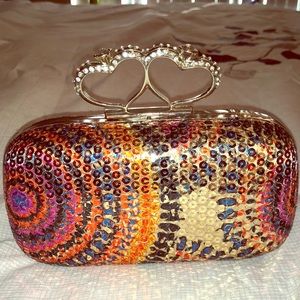Multicolor sequins clutch w/2 heart shaped clasp